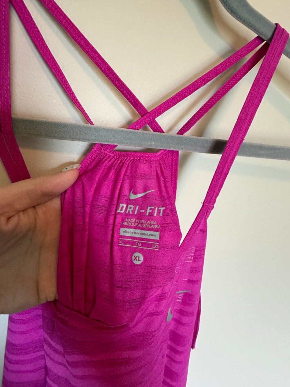 Nike Dri-Fit Tank Top Women’s XL Pink Strappy Racerback Workout Top New - Picture 2 of 3